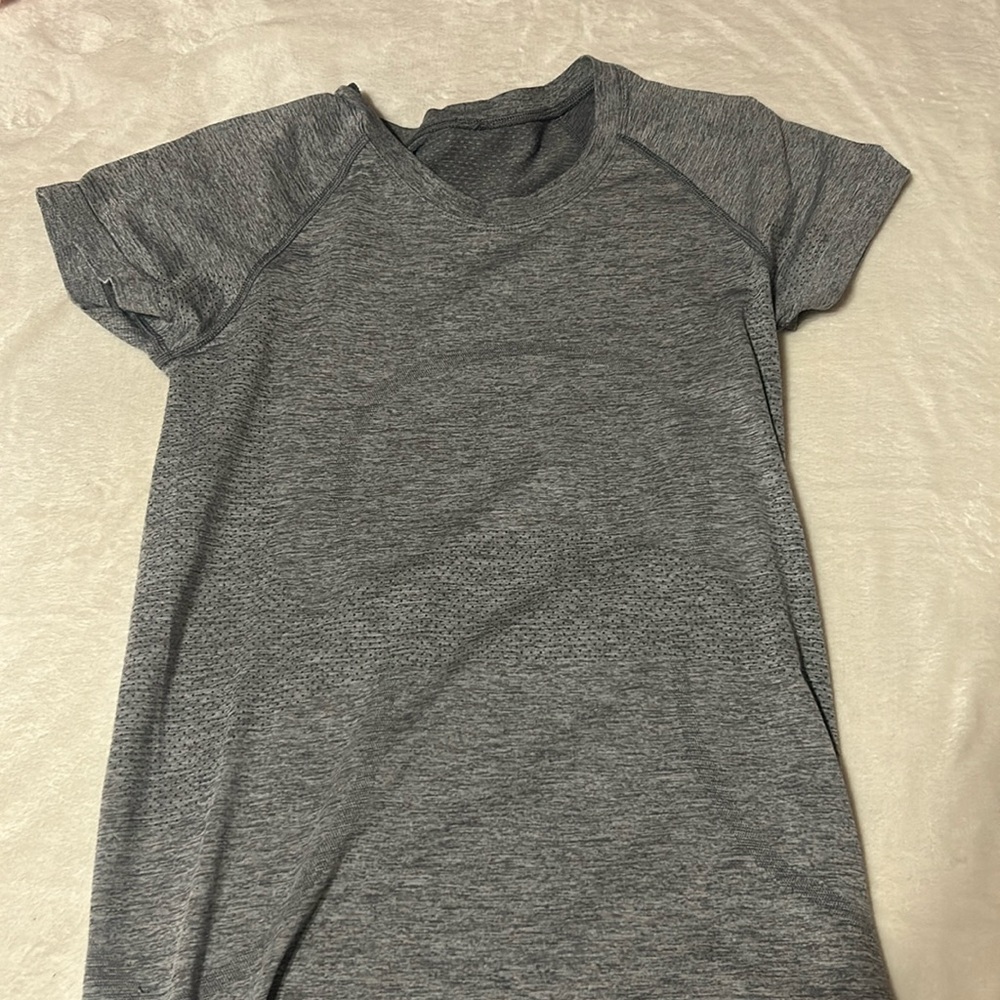 Grey lululemon swiftly tech